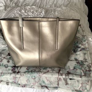 Covelin Women’s leather tote.